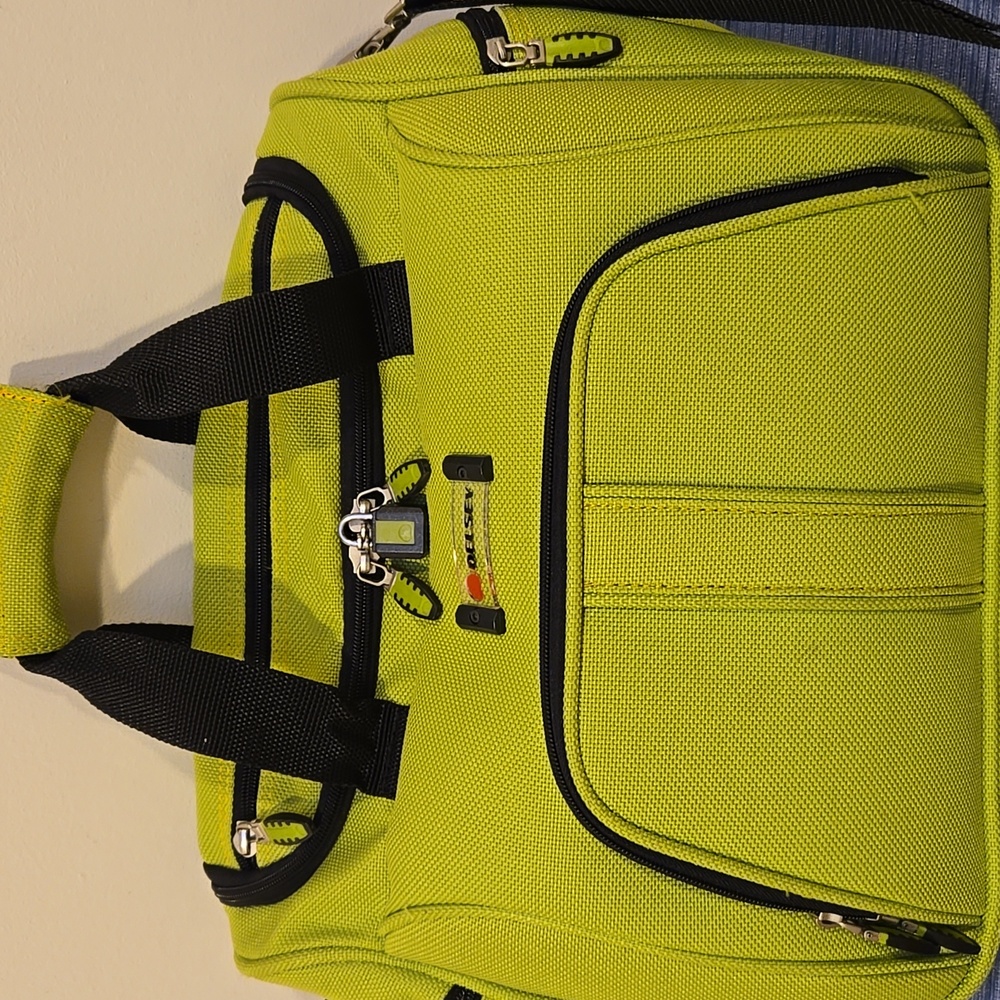 DELSEY “Helium Lite” Personal Bag - Picture 4 of 16